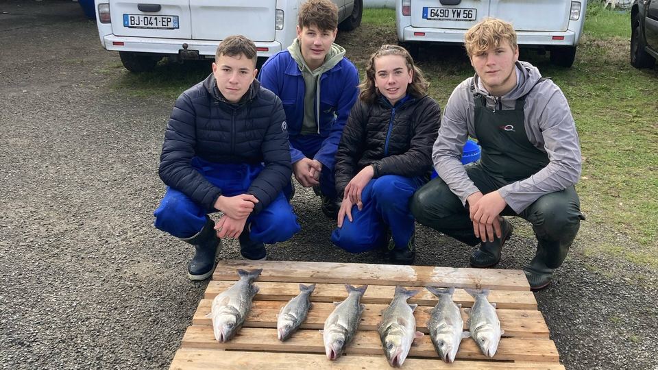 La classe de CAP 1 s'initie à la pêche à la ligne