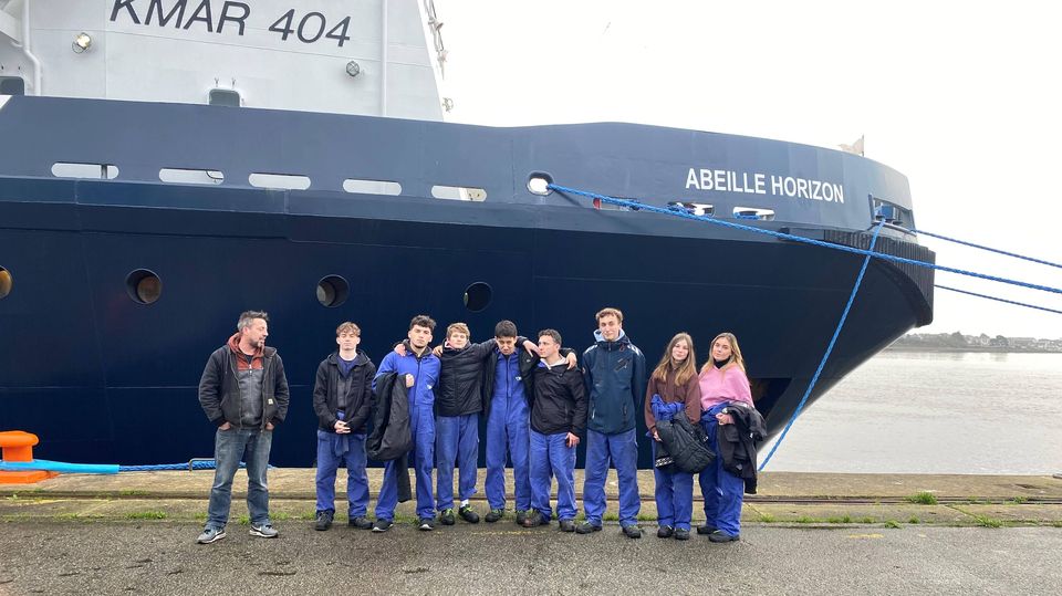 La classe de 1ère CGEM Commerce embarque sur l’Abeille Horizon