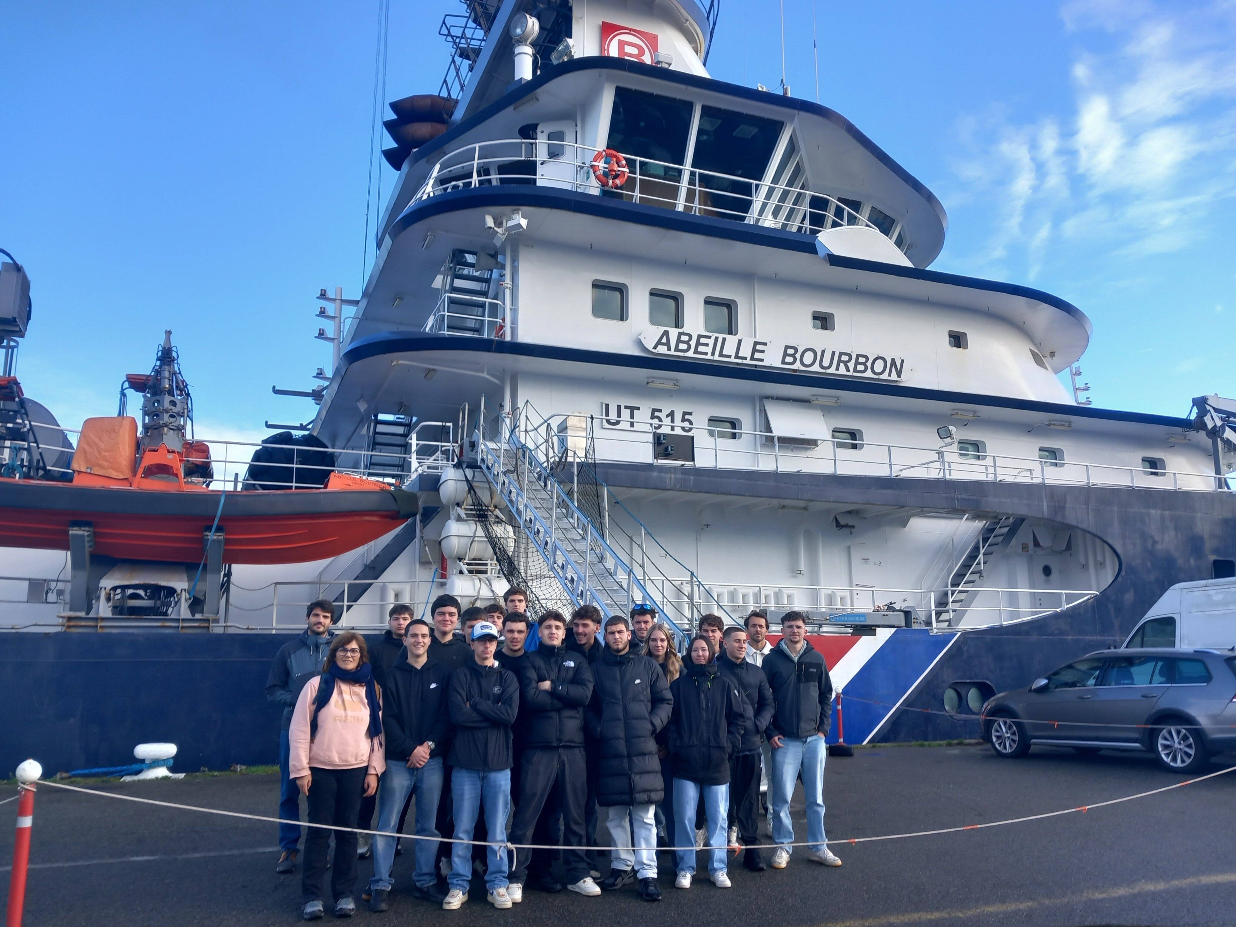 La classe de 1ère Navigant Pont Machine en sortie à Brest et Concarneau