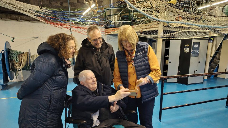 Nostalgie et partage : un ancien élève de 1954 revient sur son lieu d'apprentisage