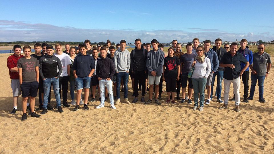 Une matinée d’initiation de pêche aux lançons pour les élèves du lycée maritime