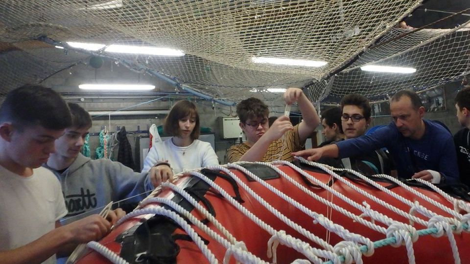 Les lycéens ramendent pour les pompiers de Carnac