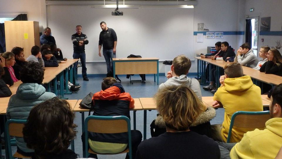 Un ancien élève du lycée maritime partage son expérience avec les 2des maritimes